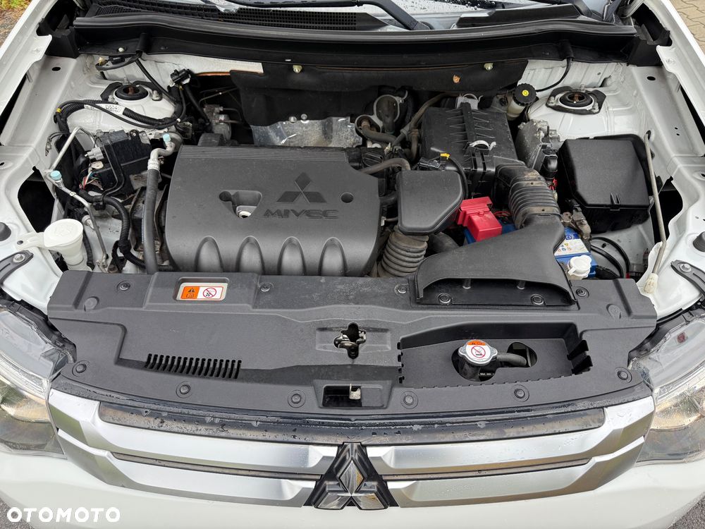 Mitsubishi Outlander - 32