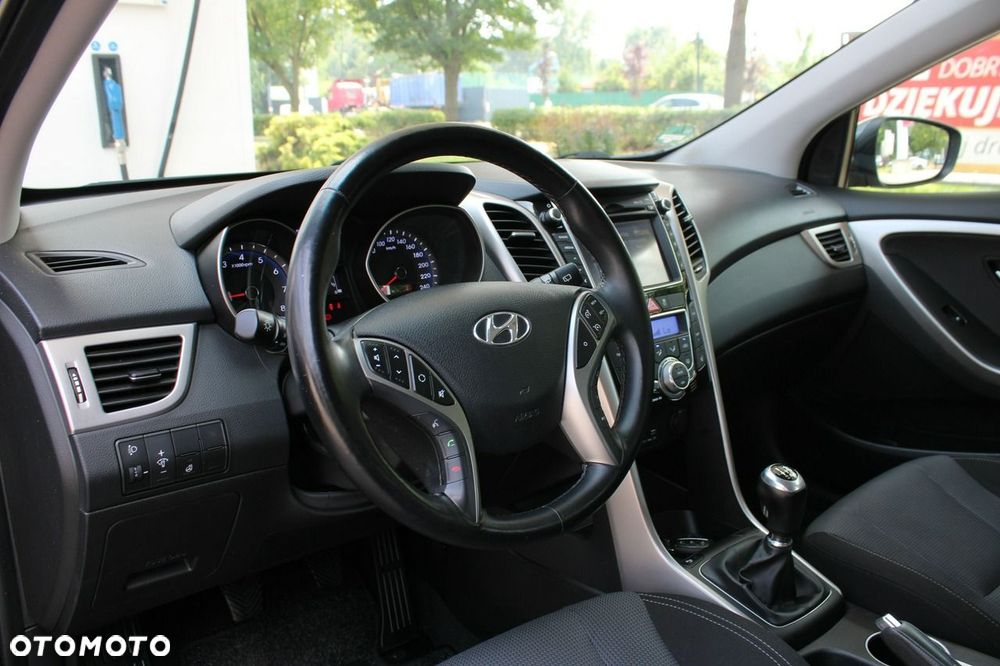 Hyundai i30 blue 1.4 Passion - 24