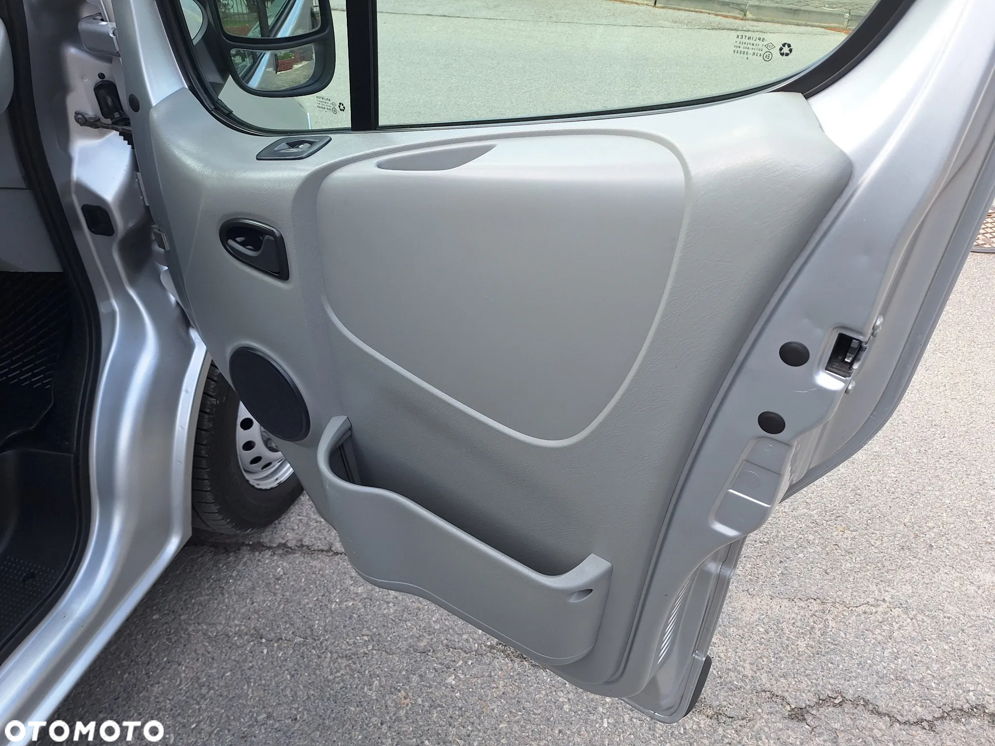 Opel Vivaro - 17