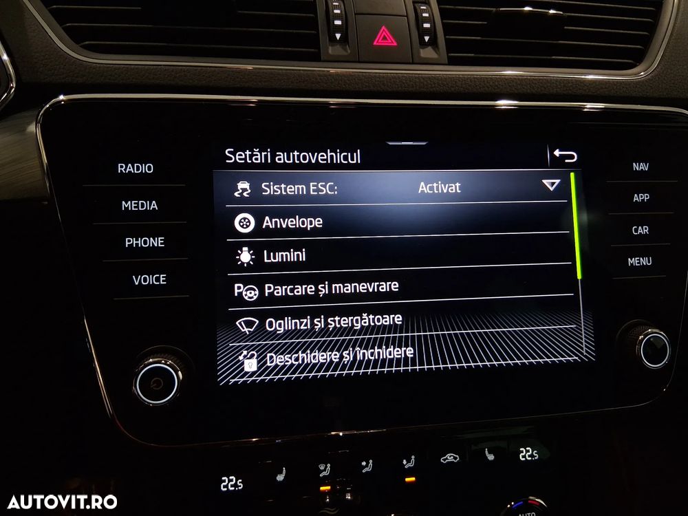 Skoda Superb 2.0 TDI DSG Ambition - 25