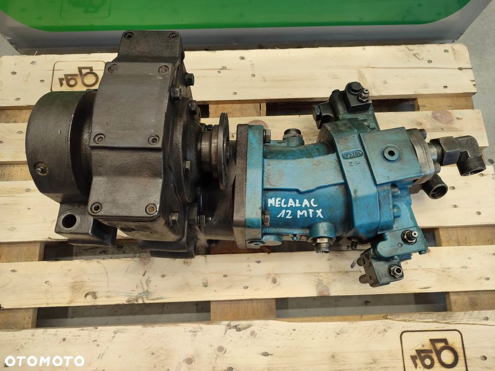 Silnik jazdy Mecalac 12 MTX (A6VM150DA100P007A) - 9