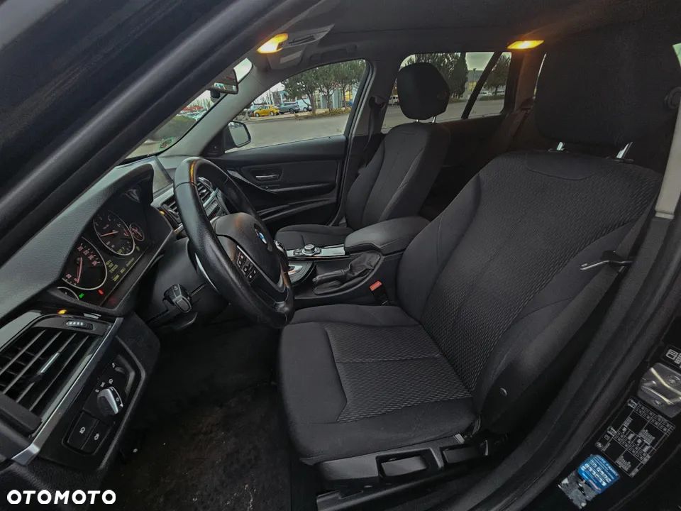 BMW Seria 3 320d Sport-Aut - 30