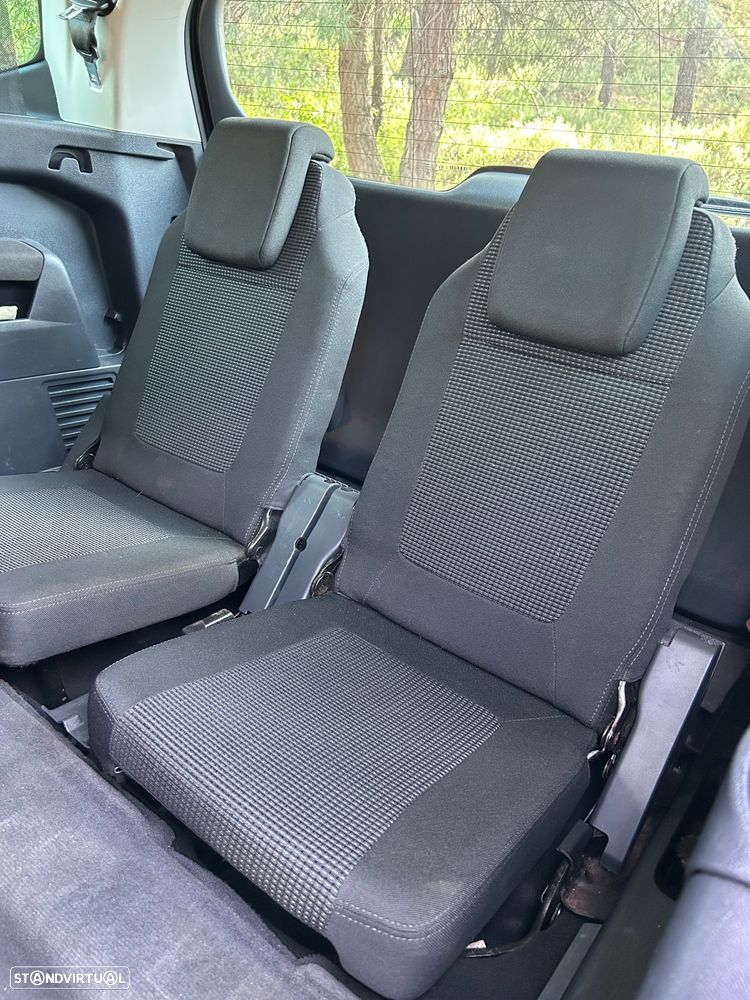 Peugeot 5008 1.6 HDi Executive CMP6 - 11