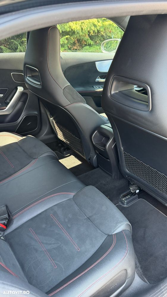 Mercedes-Benz A 250 7G-DCT AMG Line - 12