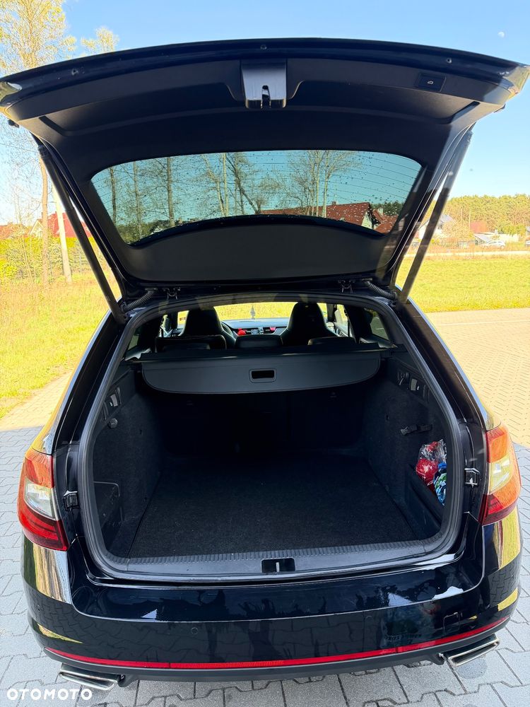 Skoda Octavia 2.0 TDI DSG RS - 8