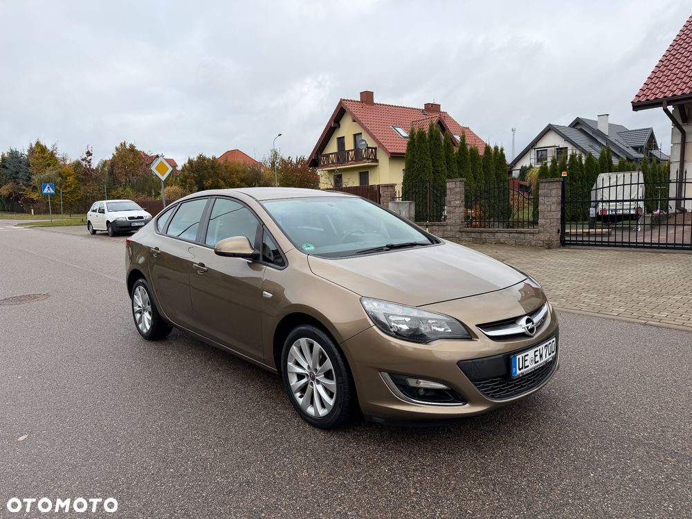 Opel Astra 1.4 Turbo Edition - 2