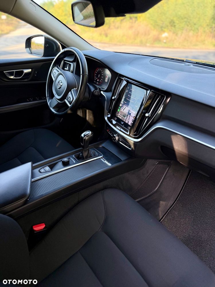 Volvo V60 D3 Momentum Core - 11