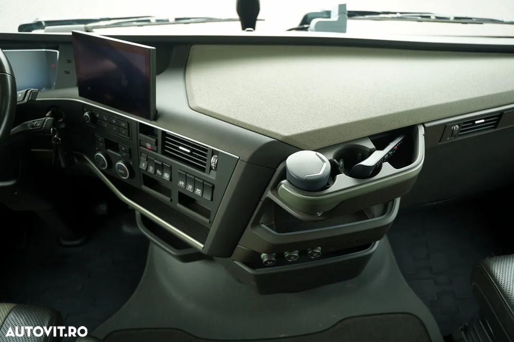 Volvo FH 500 / XXL / RETARDER / PUNGĂ JOS / MEGA / ECHIPAMENT FOARTE ECHIPAT / CONTRACT DE REPARAȚIE POST-SERVICE / - 31