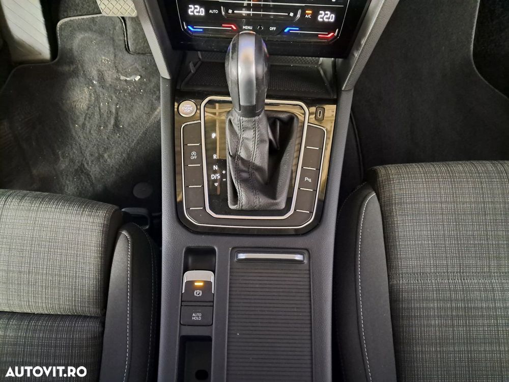 Volkswagen Passat - 18