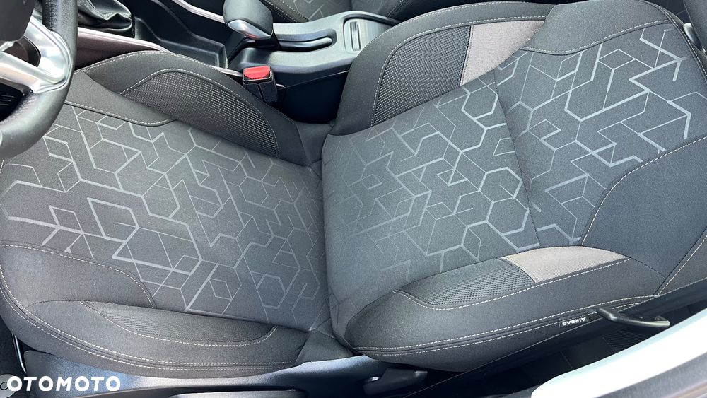 Peugeot 2008 1.2 Pure Tech Style - 12