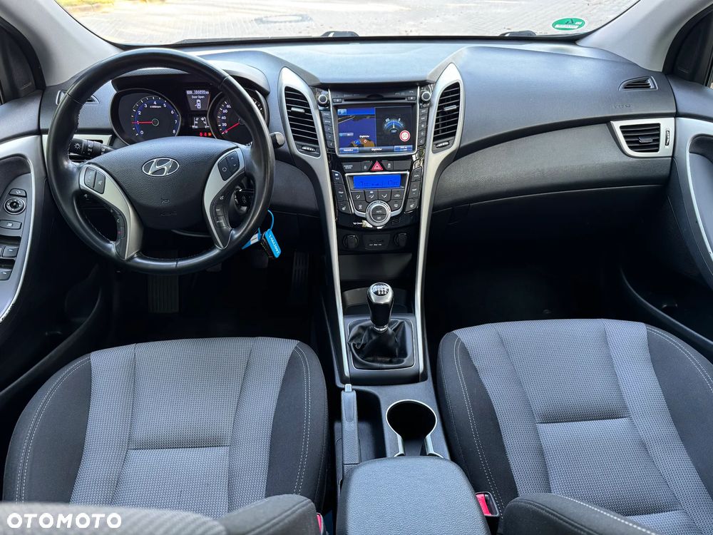 Hyundai i30 1.6 Trend - 13