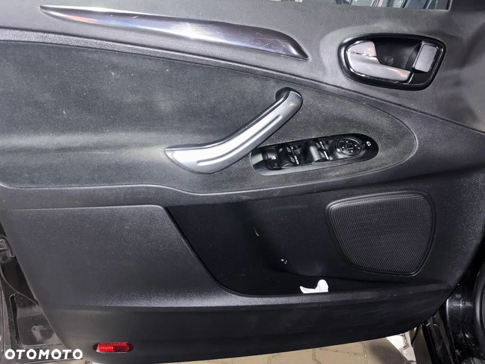 Ford S-Max 2.0 TDCi DPF Titanium - 17