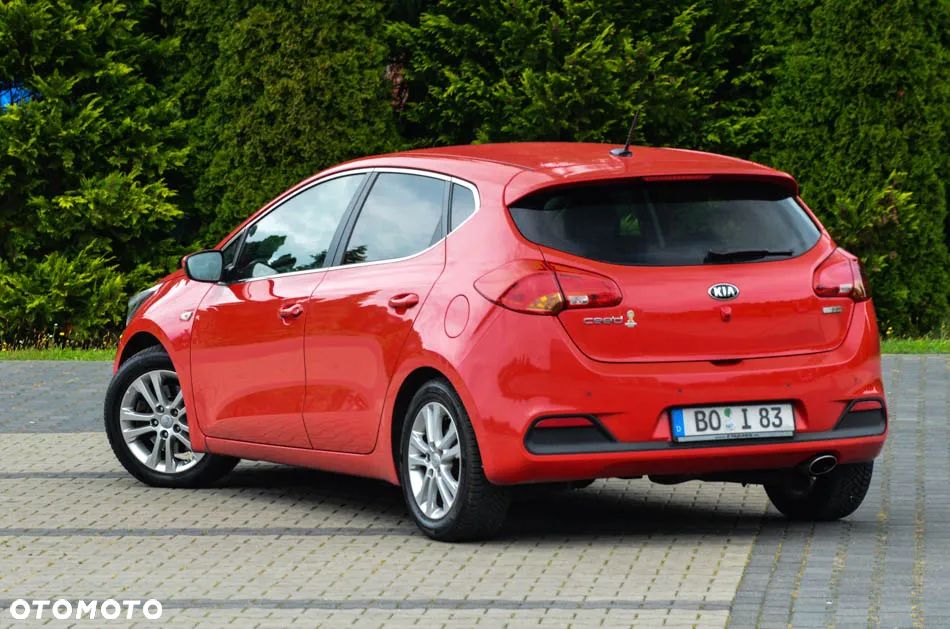 Kia Ceed 1.6 CRDi 128 Fifa World Cup Edition - 14