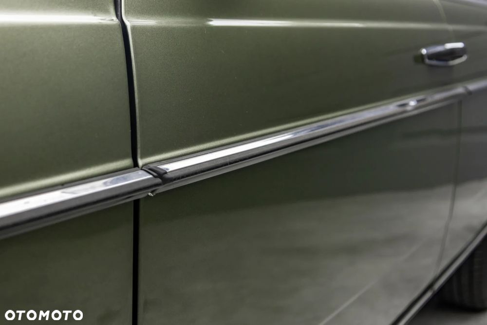 Mercedes-Benz W123 - 18