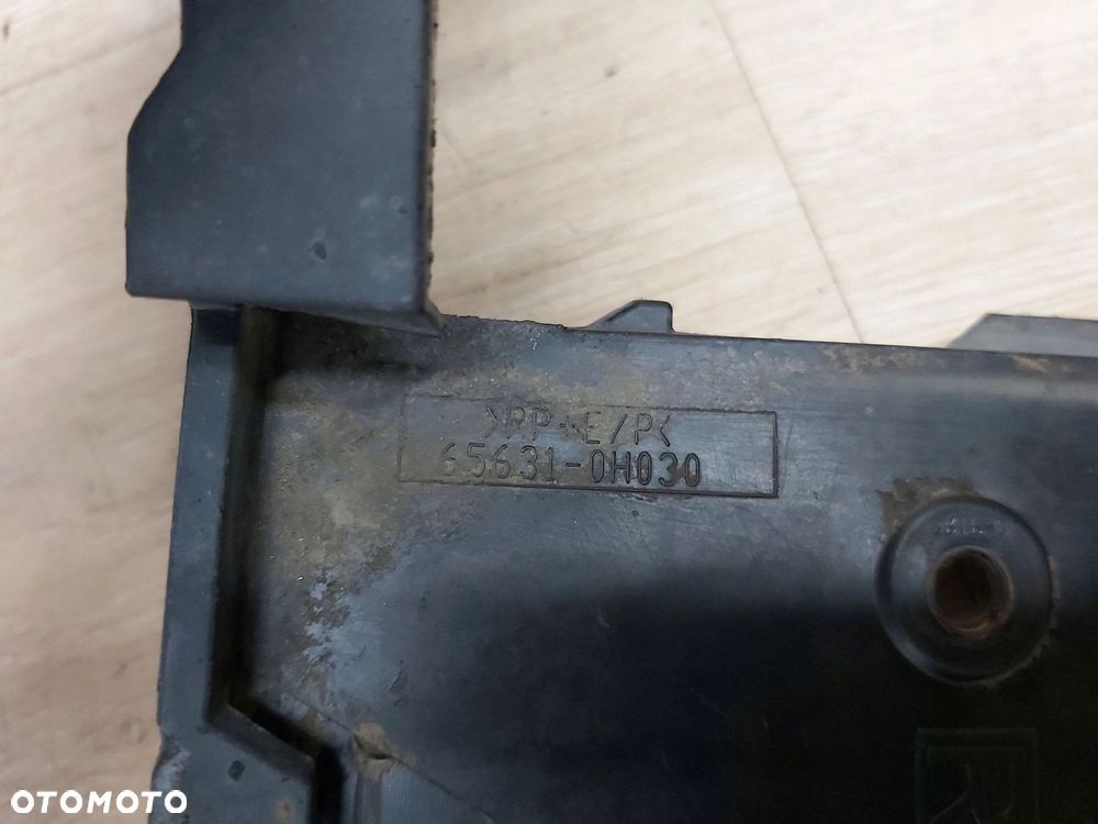 Toyota AYGO II chlapacz prawy tył zakończenie progu prawe 65631-0H030 - 3