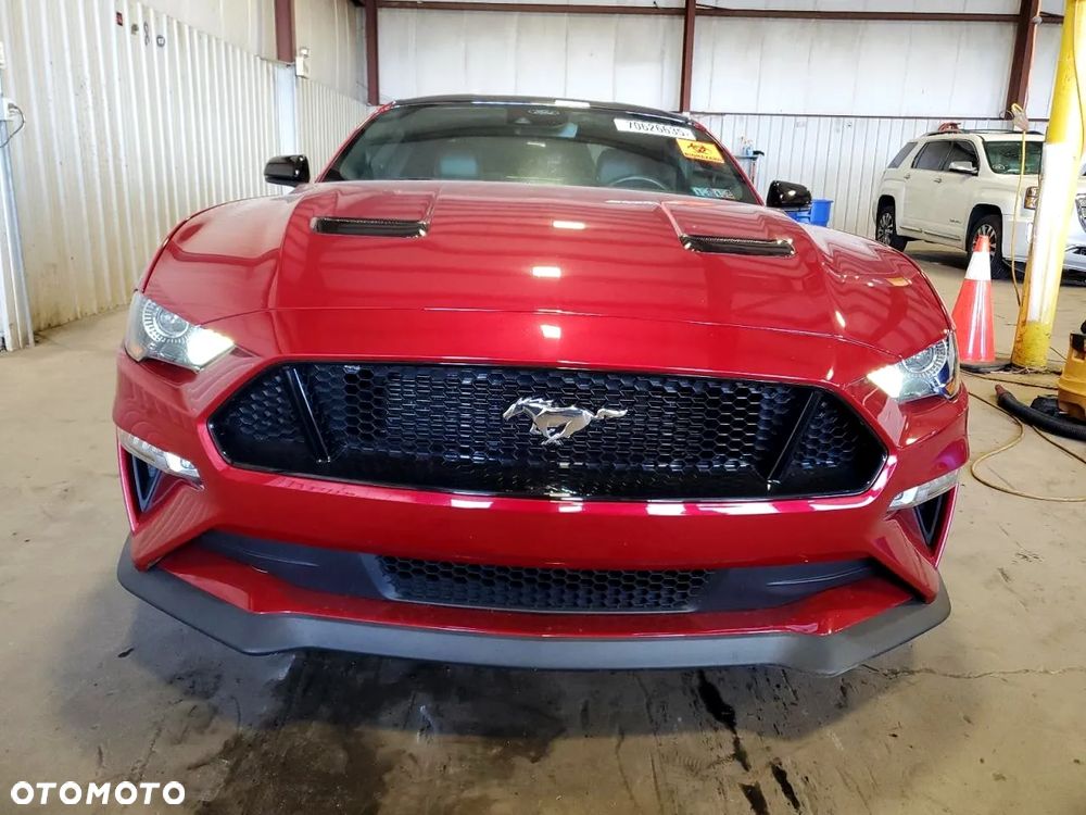 Ford Mustang - 6