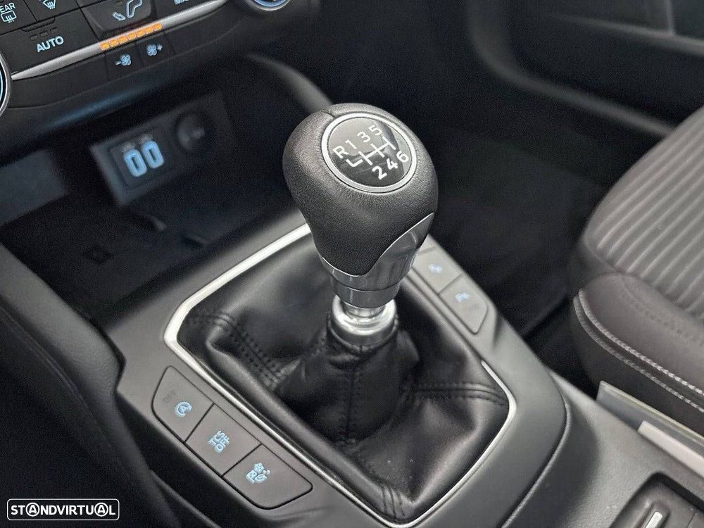 Ford Focus 1.5 TDCi ECOBlue Titanium - 19