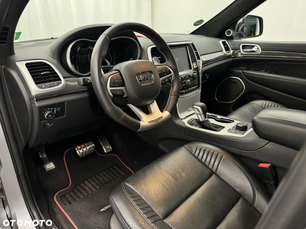Jeep Grand Cherokee - 17
