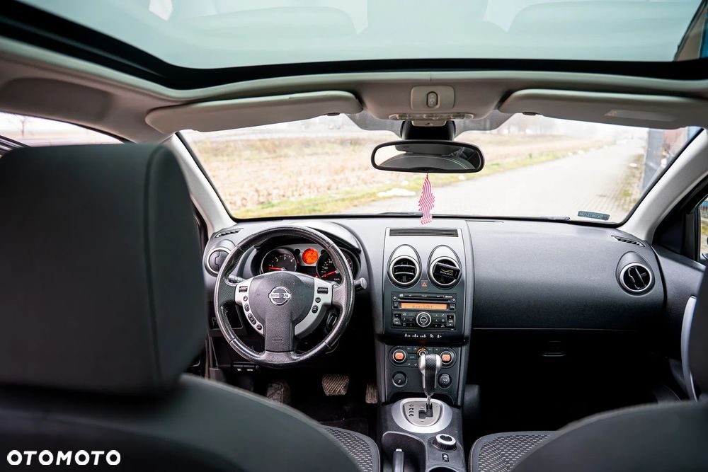 Nissan Qashqai 2.0 dCi 4 x 4 DPF tekna - 23