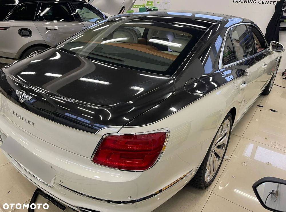 Bentley Flying Spur - 2