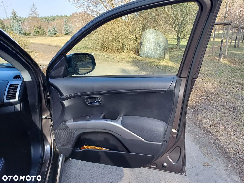 Mitsubishi Outlander 2.2 DI-D ClearTec 2WD Edition - 17