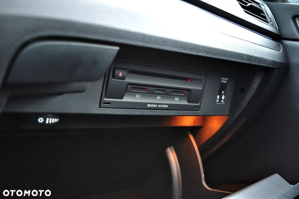 Skoda Superb 2.0 TDI Style DSG - 37