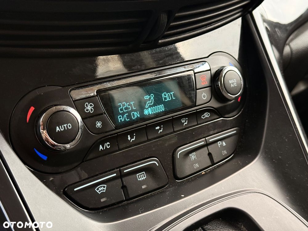 Ford Kuga - 13