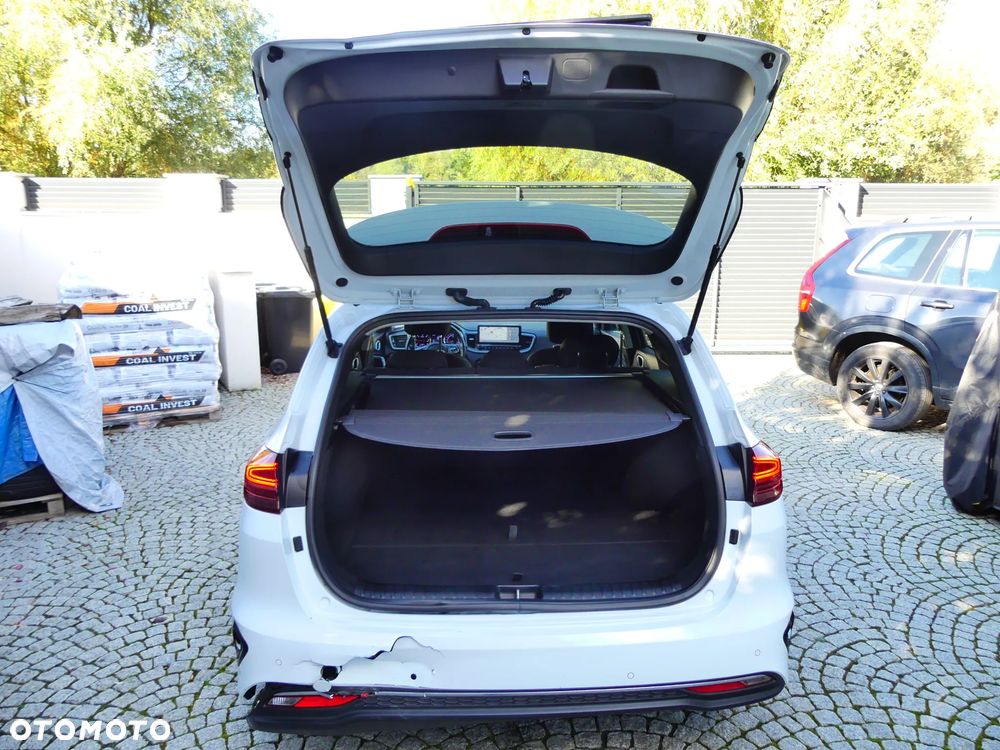 Kia Ceed - 13