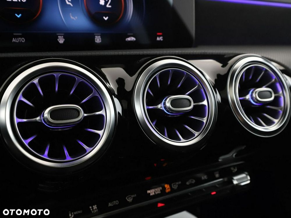 Mercedes-Benz CLA 200 d 8G-DCT AMG Line - 32