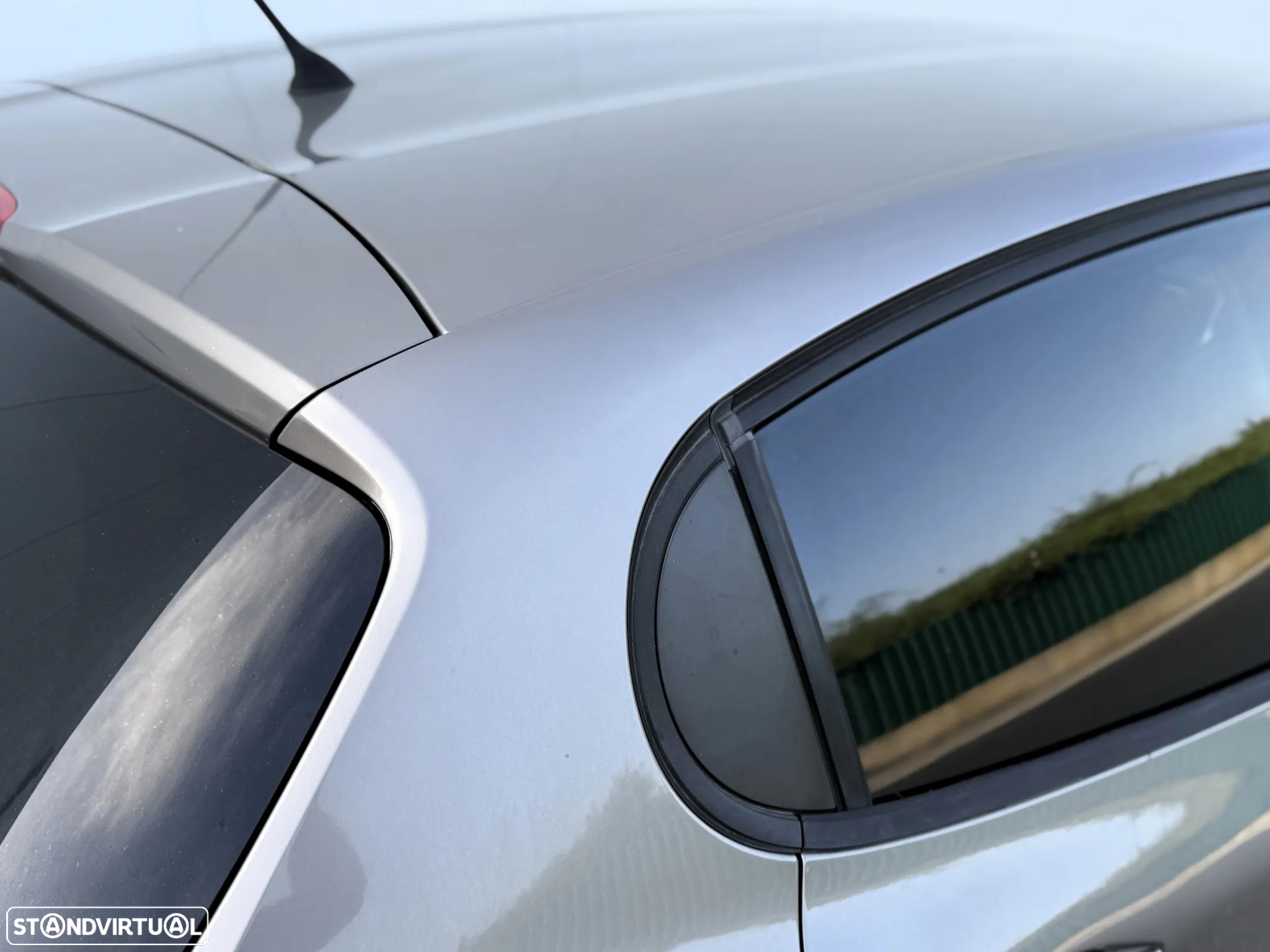 Peugeot 208 1.2 VTi Allure - 17