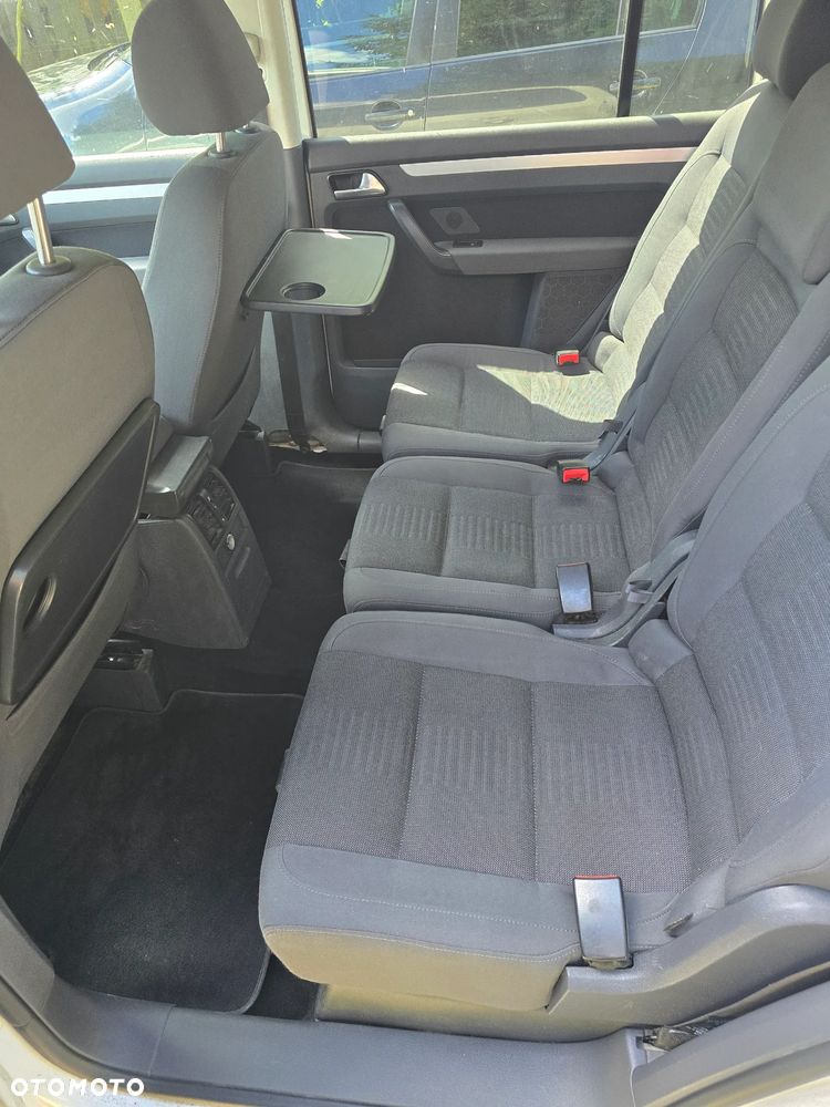 Volkswagen Touran - 20