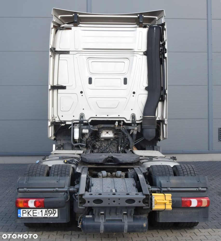 Mercedes-Benz Actros - 11
