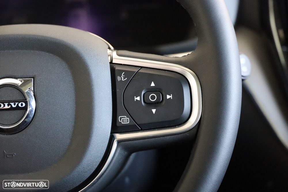 Volvo XC 60 2.0 T6 PHEV Core AWD - 21