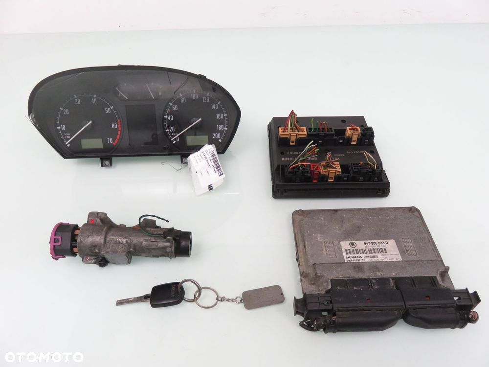 STACYJKA STEROWNIK SKODA FABIA I 1.4 MPi 047906033D 5WP4419707 6Q2937049 - 1