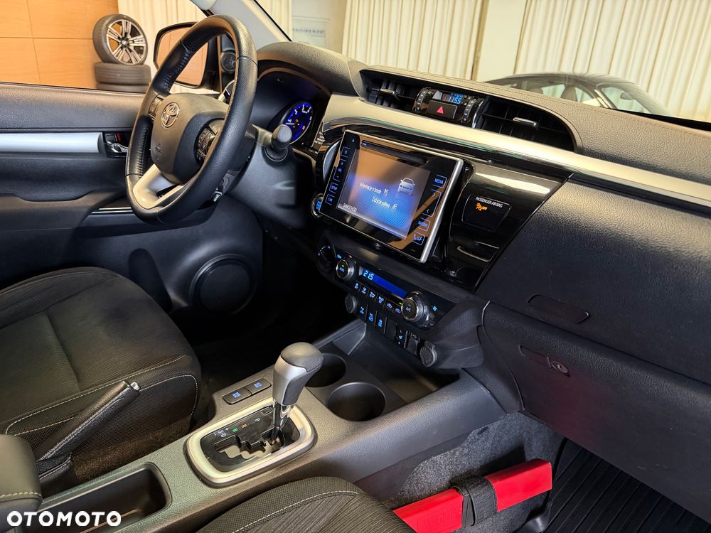 Toyota Hilux 2.4 D-4D Double Cab SR 4x4 - 9