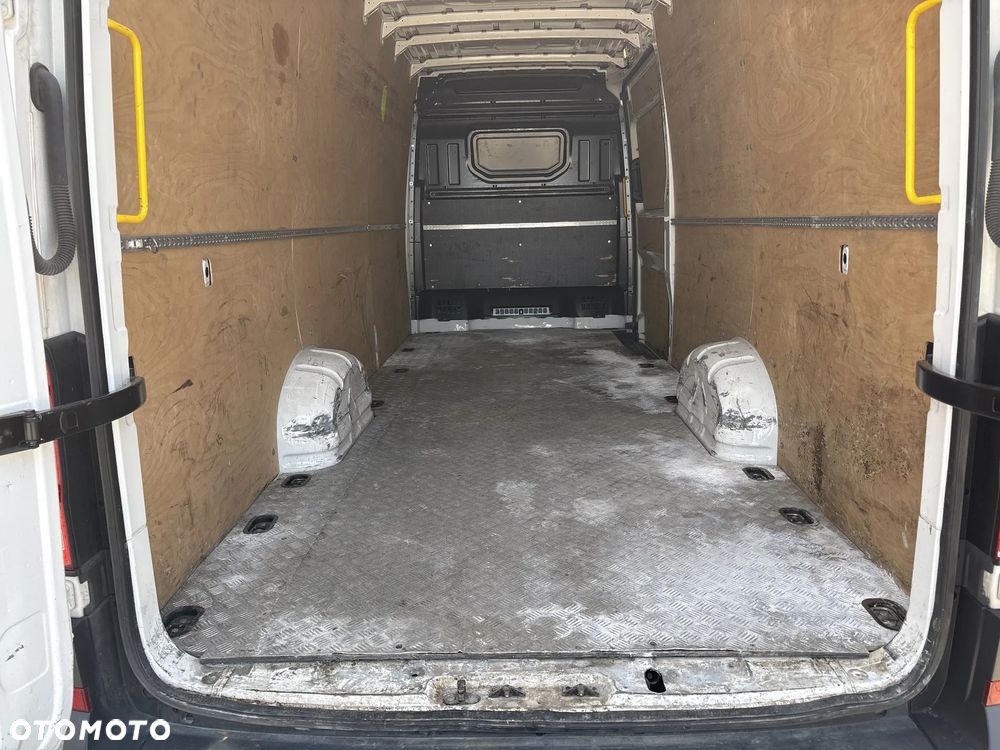 Volkswagen CRAFTER 35 TDI FURGON - 12