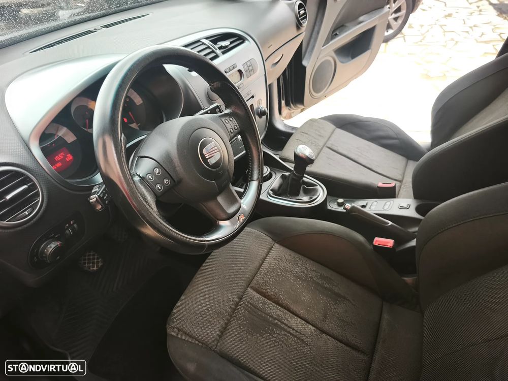 SEAT Leon 2.0 TDI DPF FR - 14