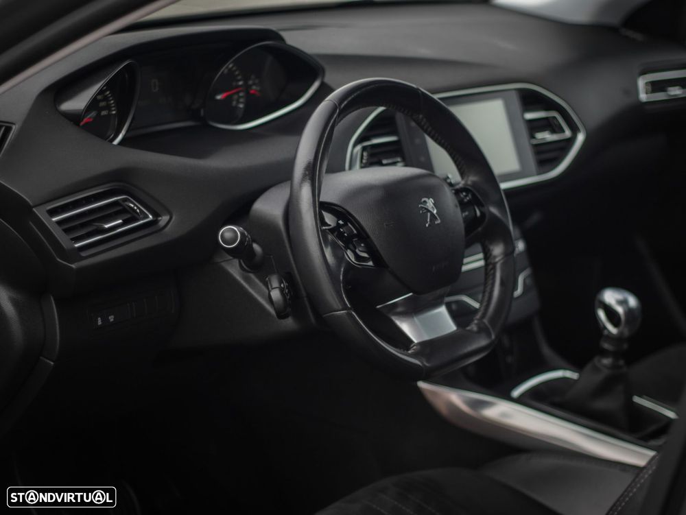 Peugeot 308 SW 1.6 e-HDi Allure - 17