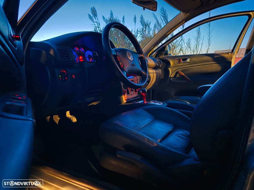 VW Passat Variant - 21