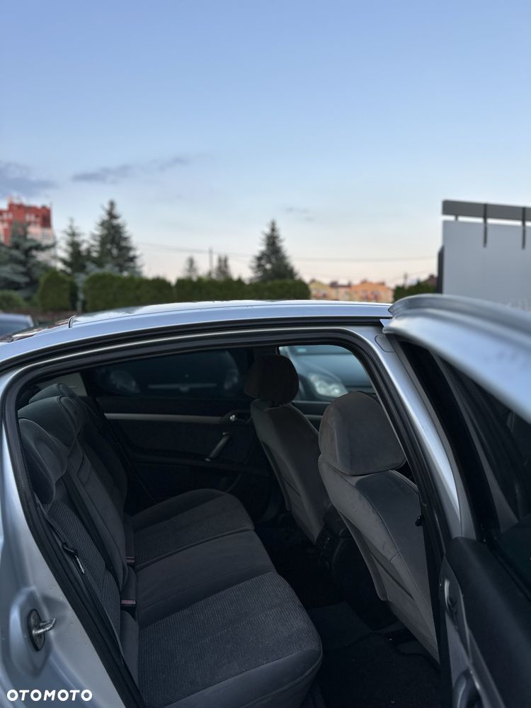 Peugeot 407 - 8