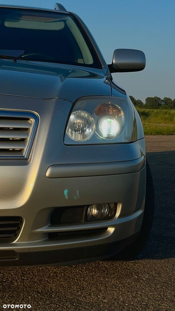 Toyota Avensis 1.8 VVT-i Sol - 9