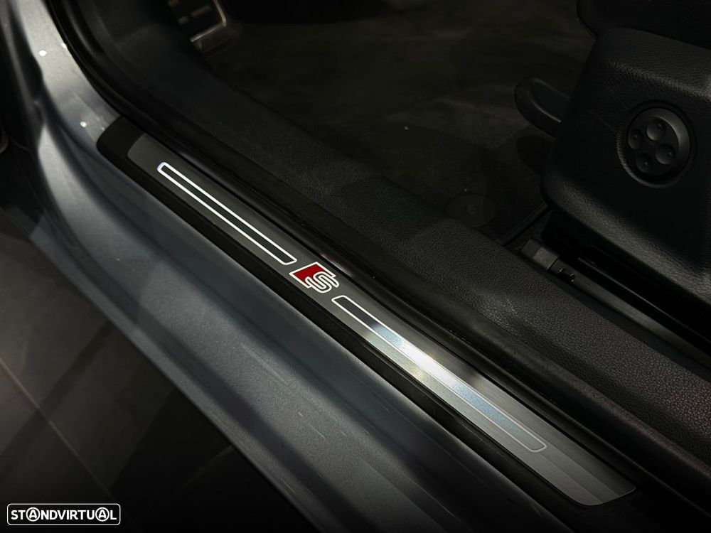 Audi A4 2.0 TDI S-line S tronic - 18