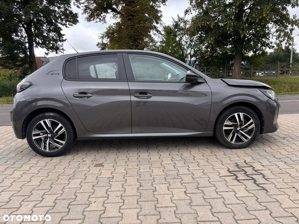 Peugeot 208 - 6