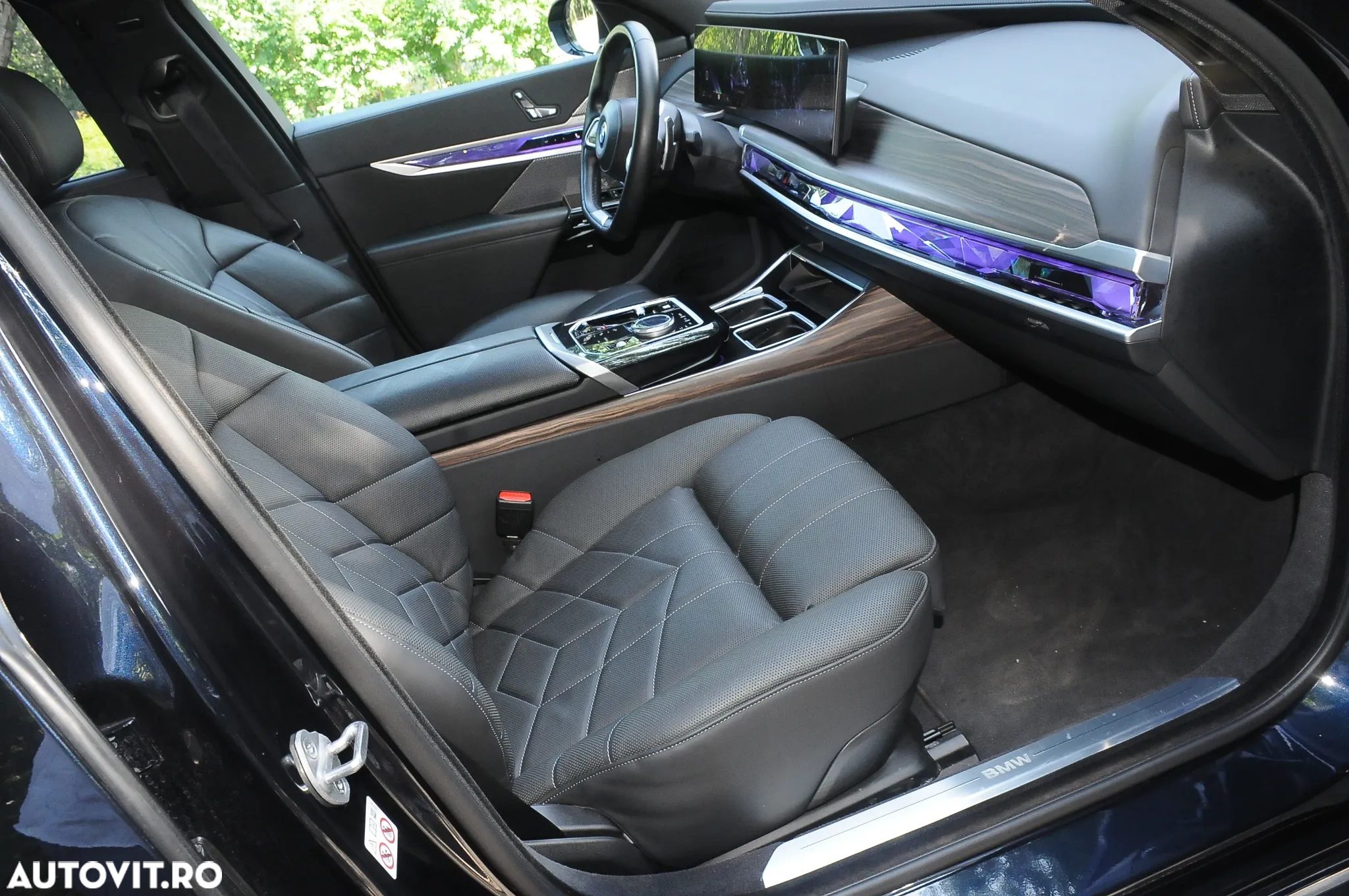 BMW Seria 7 740d xDrive - 25