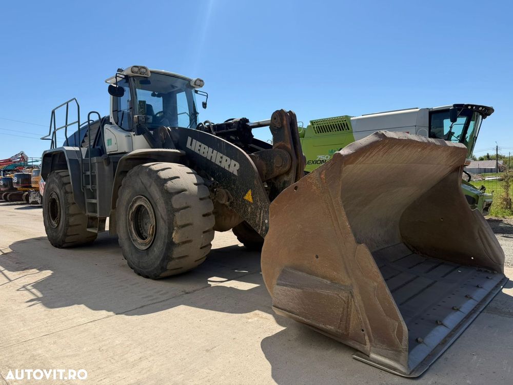 Liebherr L586 Incarcator Frontal - 7