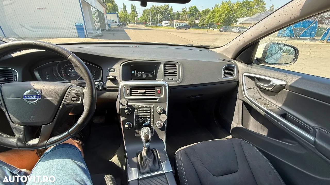 Volvo V60 D2 Basic - 13