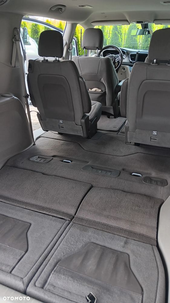 Chrysler Pacifica - 13
