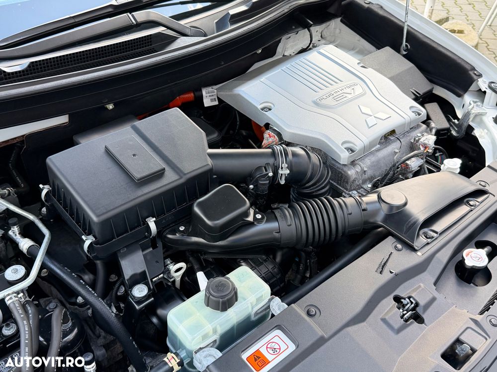 Mitsubishi Outlander - 35