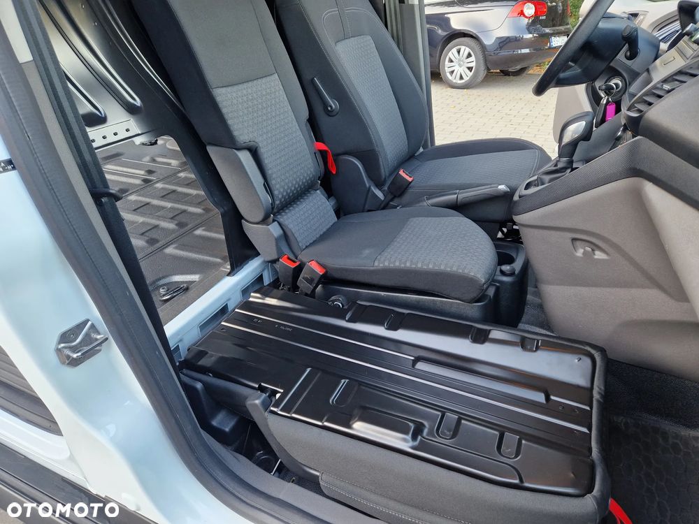 Ford TRANSIT CONNECT - 23