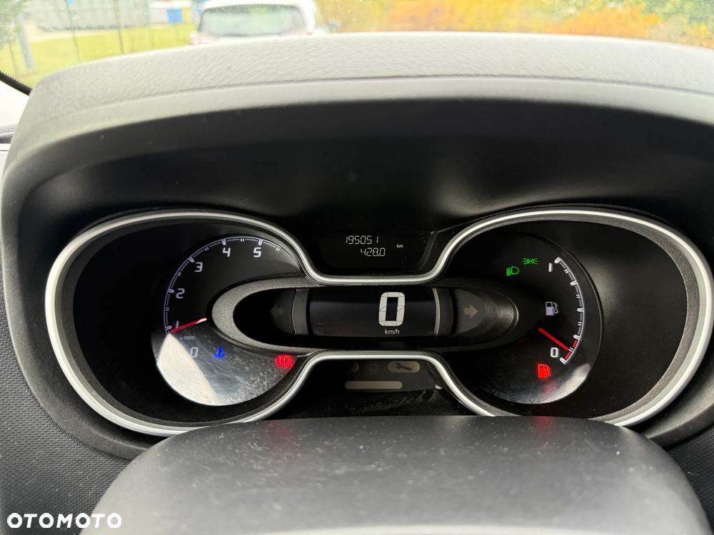 Renault Trafic - 19